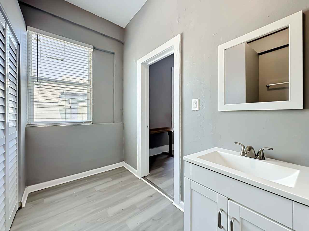 1259 Hart St #A - Photo 5 of 8