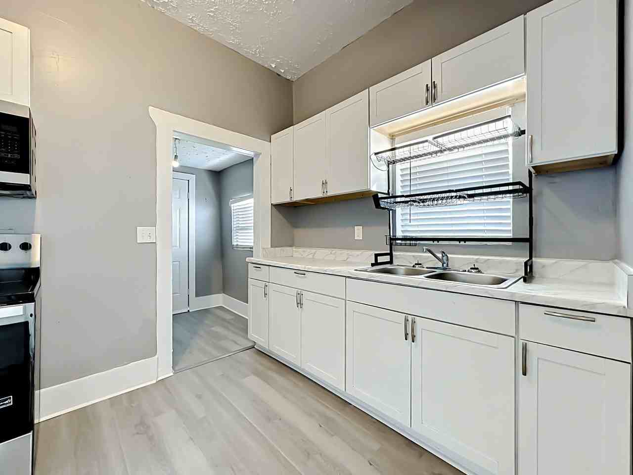 1259 Hart St #A - Photo 7 of 8