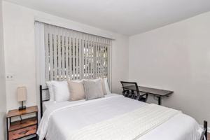 featured image of 1031 Ne 39th Ct