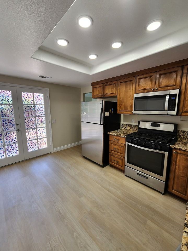 14104 Hillcrest Dr - Photo 6 of 20