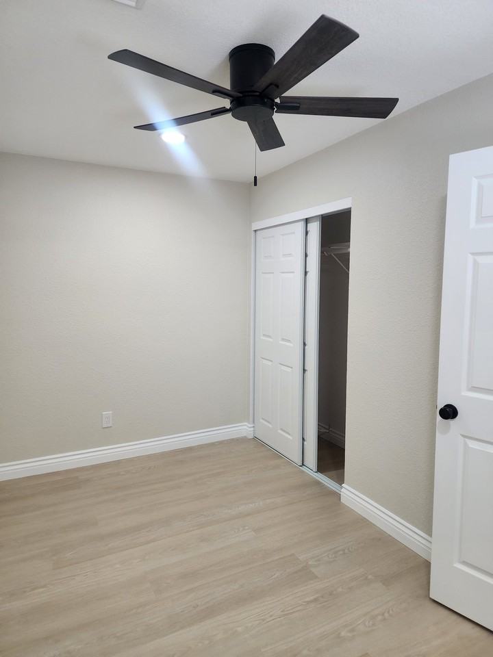 14104 Hillcrest Dr - Photo 7 of 20