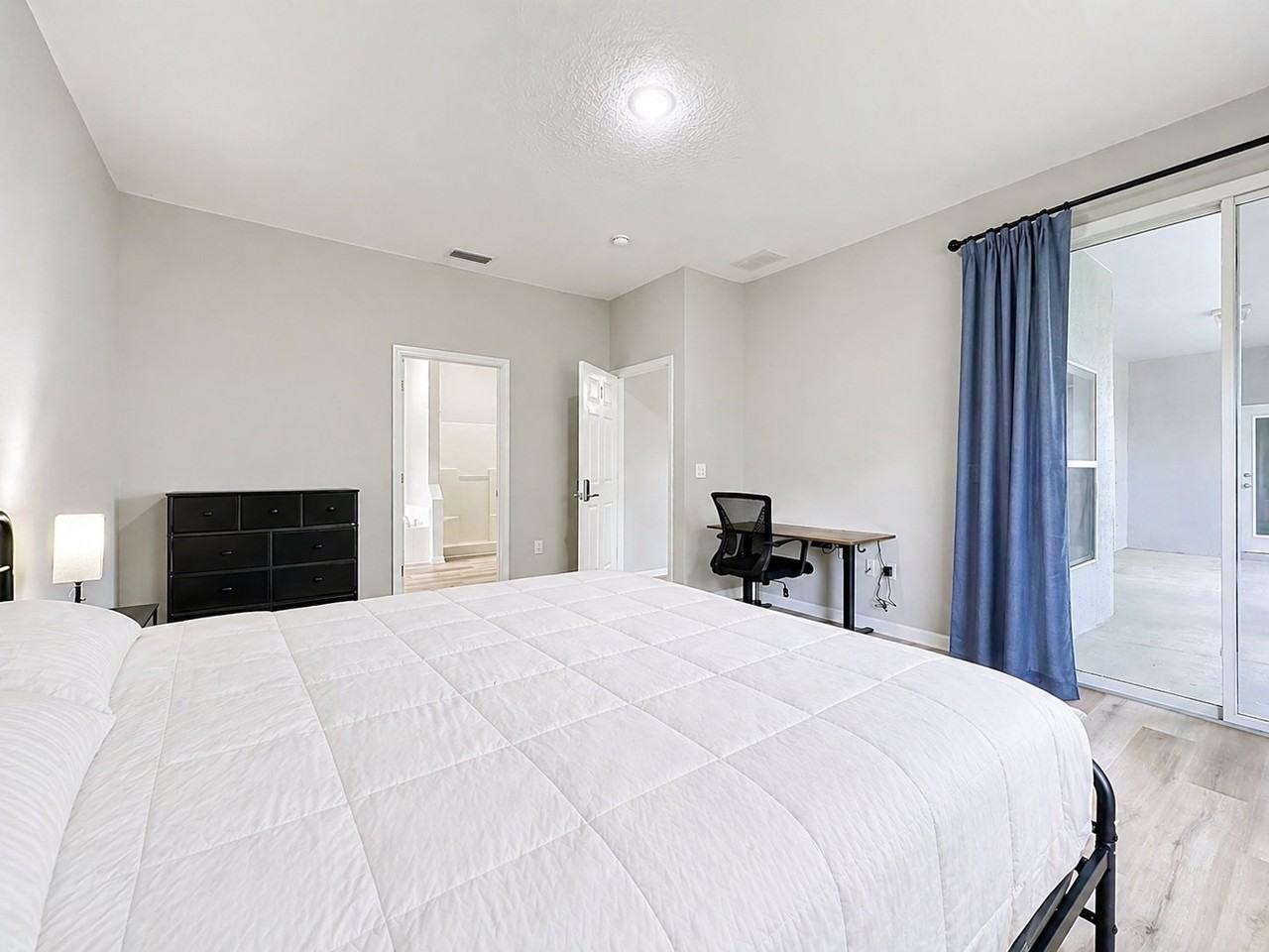 57 Renshaw Dr - Photo 2 of 8