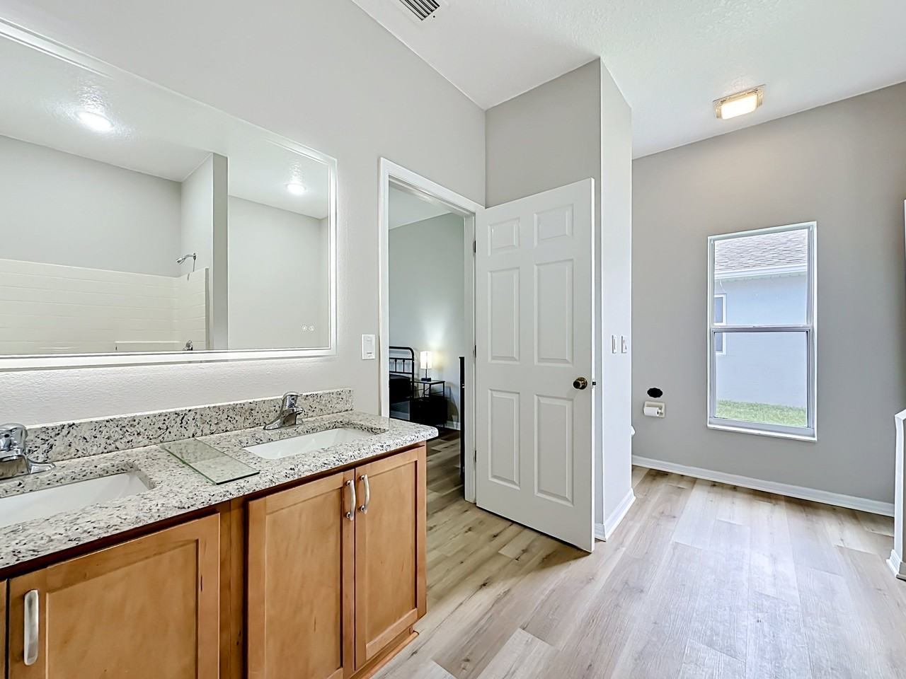 57 Renshaw Dr - Photo 4 of 8