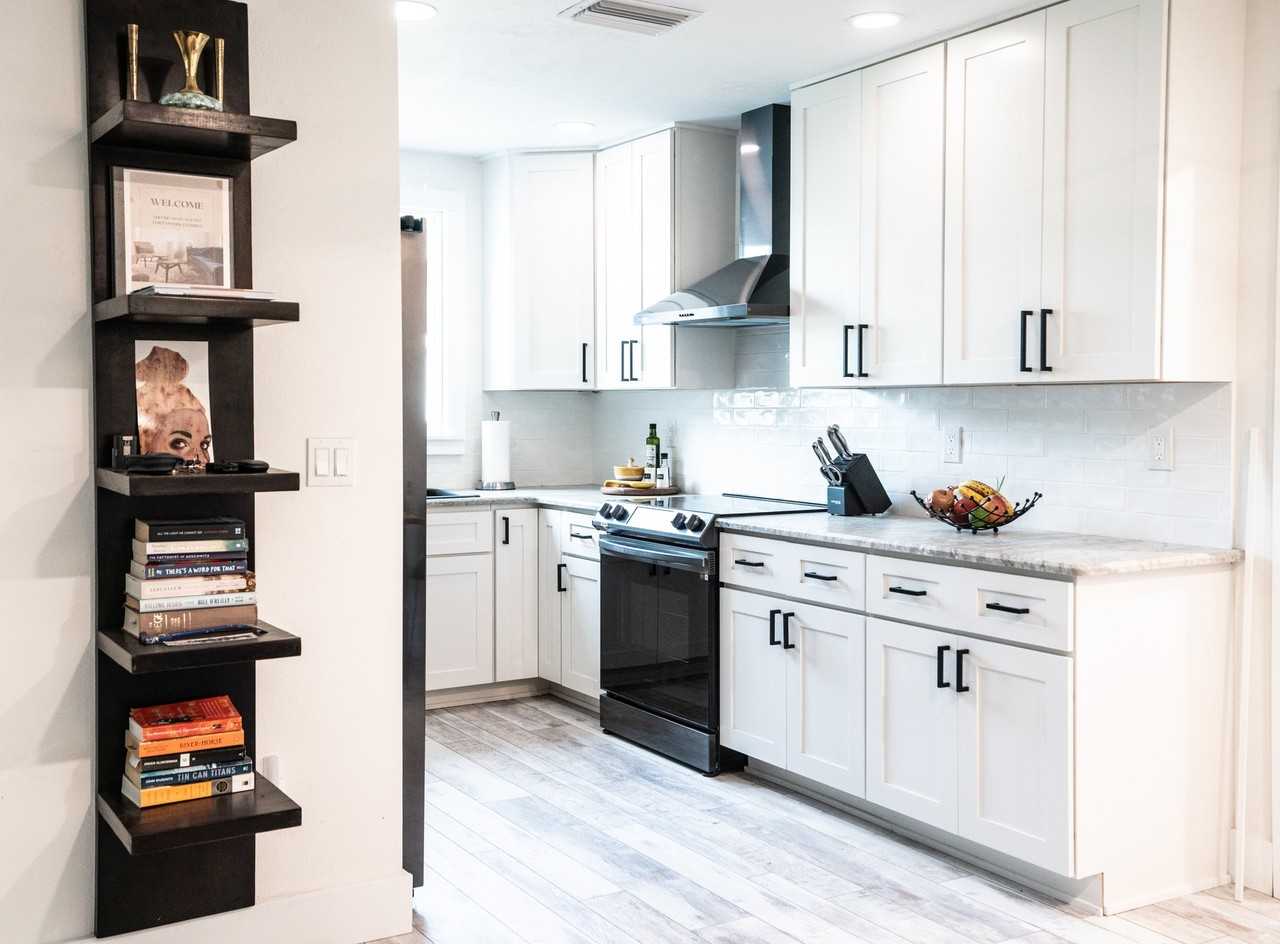 1449 Braman Ave - Photo 3 of 7