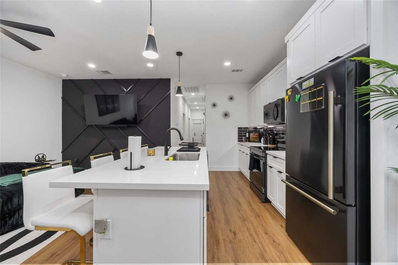 205 Bolden St #A - Photo 4 of 20