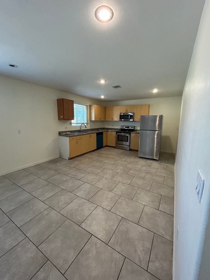 2828 E Chipman Rd #2