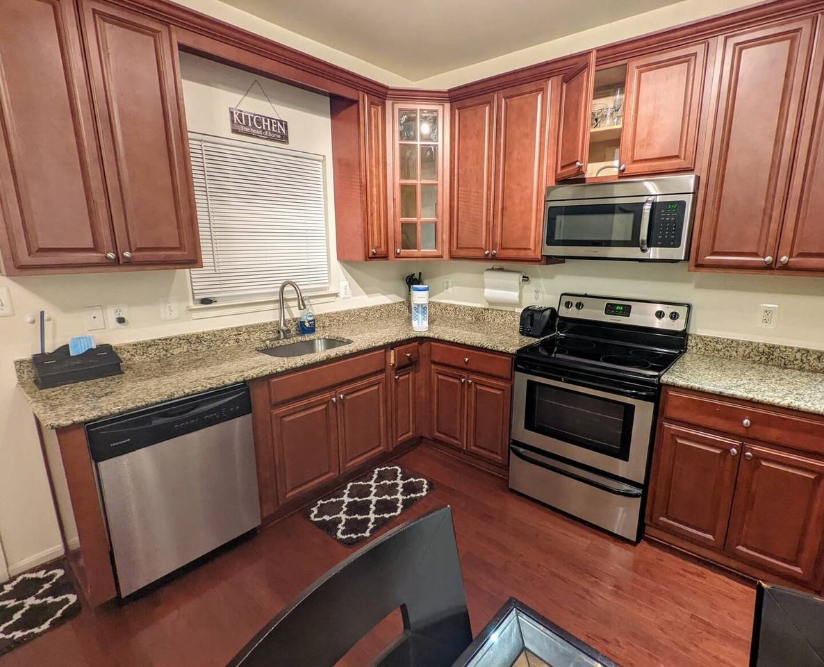 3221 Stanton Rd Se - Photo 7 of 10