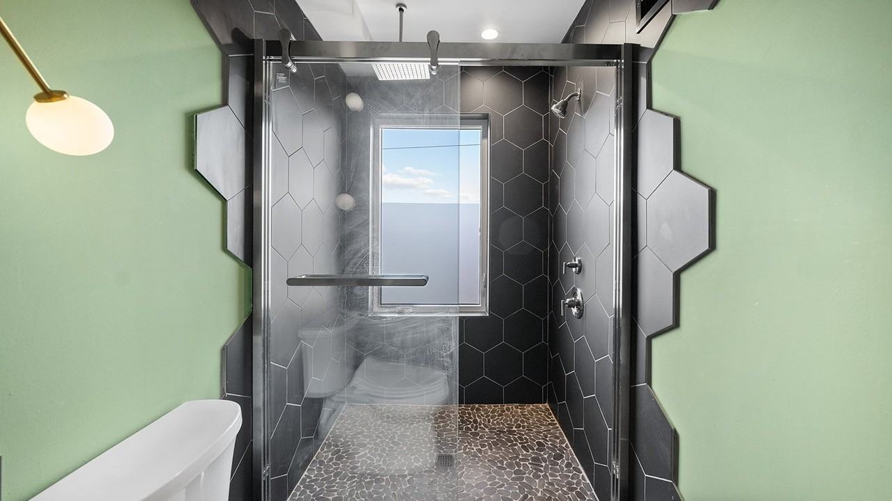 1852 N Marshall St - Photo 5 of 20