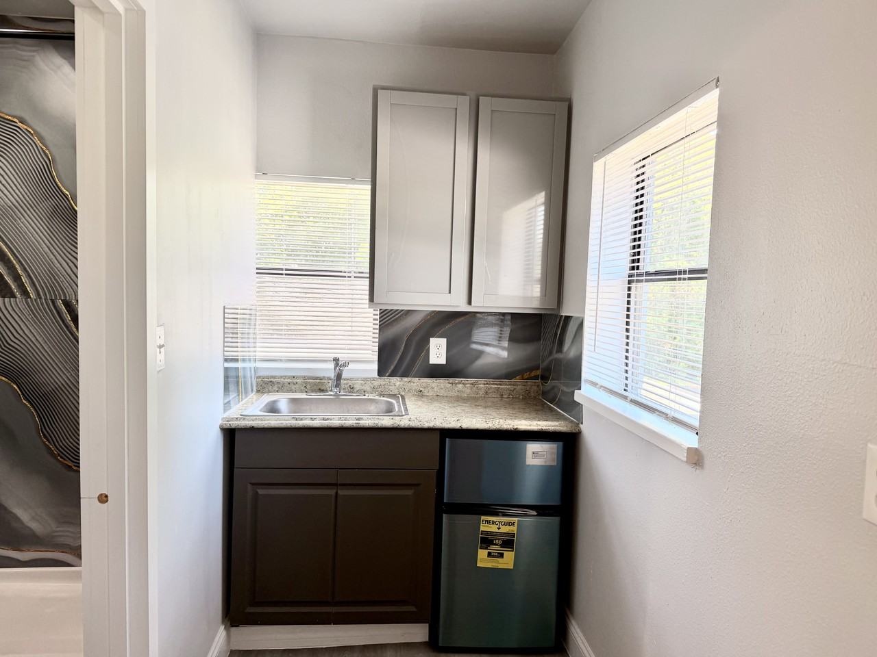 4101 Columbia St #3ROOMA - Photo 2 of 4