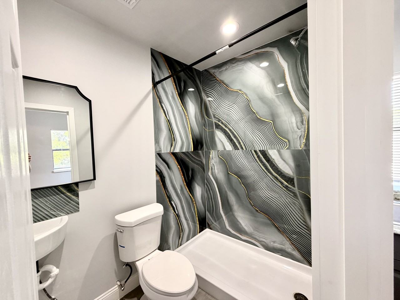 4101 Columbia St #3ROOMA - Photo 3 of 4