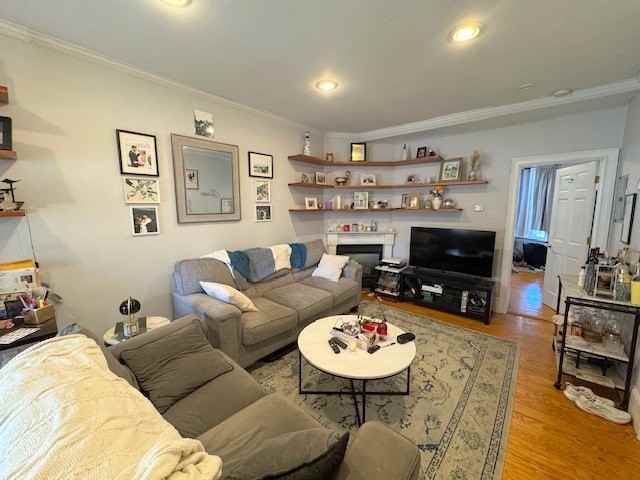 137 M St #2
