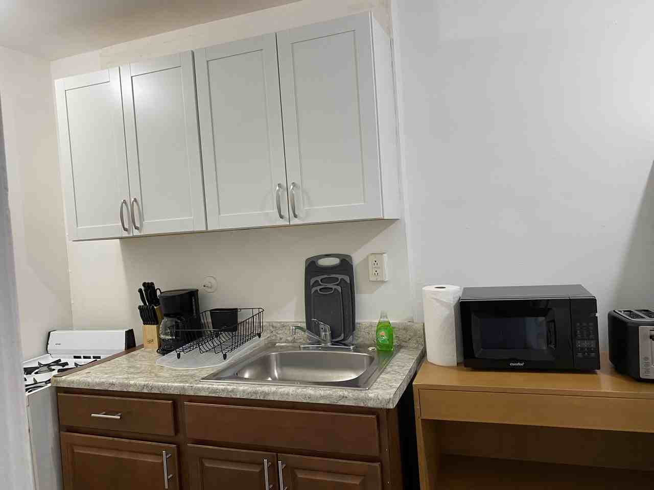 628 19th St Ne #1 - Photo 5 of 8