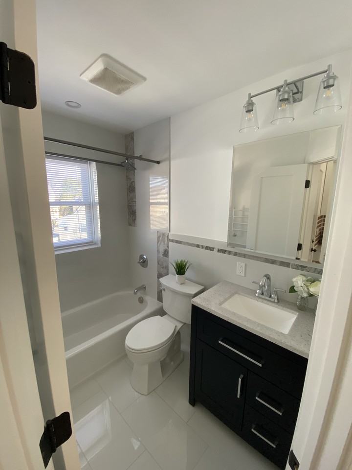 310 W Price St #D - Photo 7 of 7