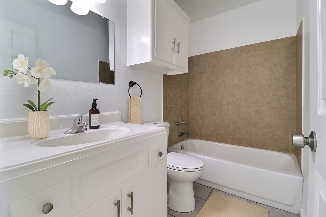 6116 S Madison Pl #C - Photo 4 of 8