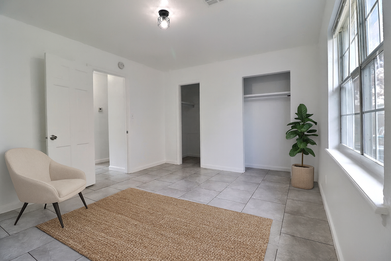 6116 S Madison Pl #C - Photo 6 of 8