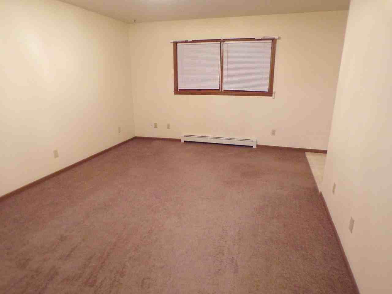 4434 Manhattan W #C - Photo 3 of 9