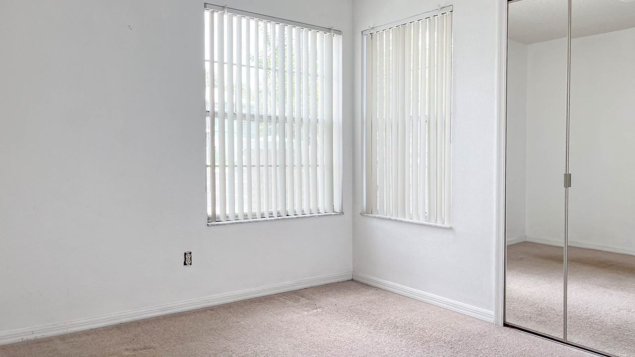 2741 North Poinciana Boulevard #43 - Photo 6 of 14
