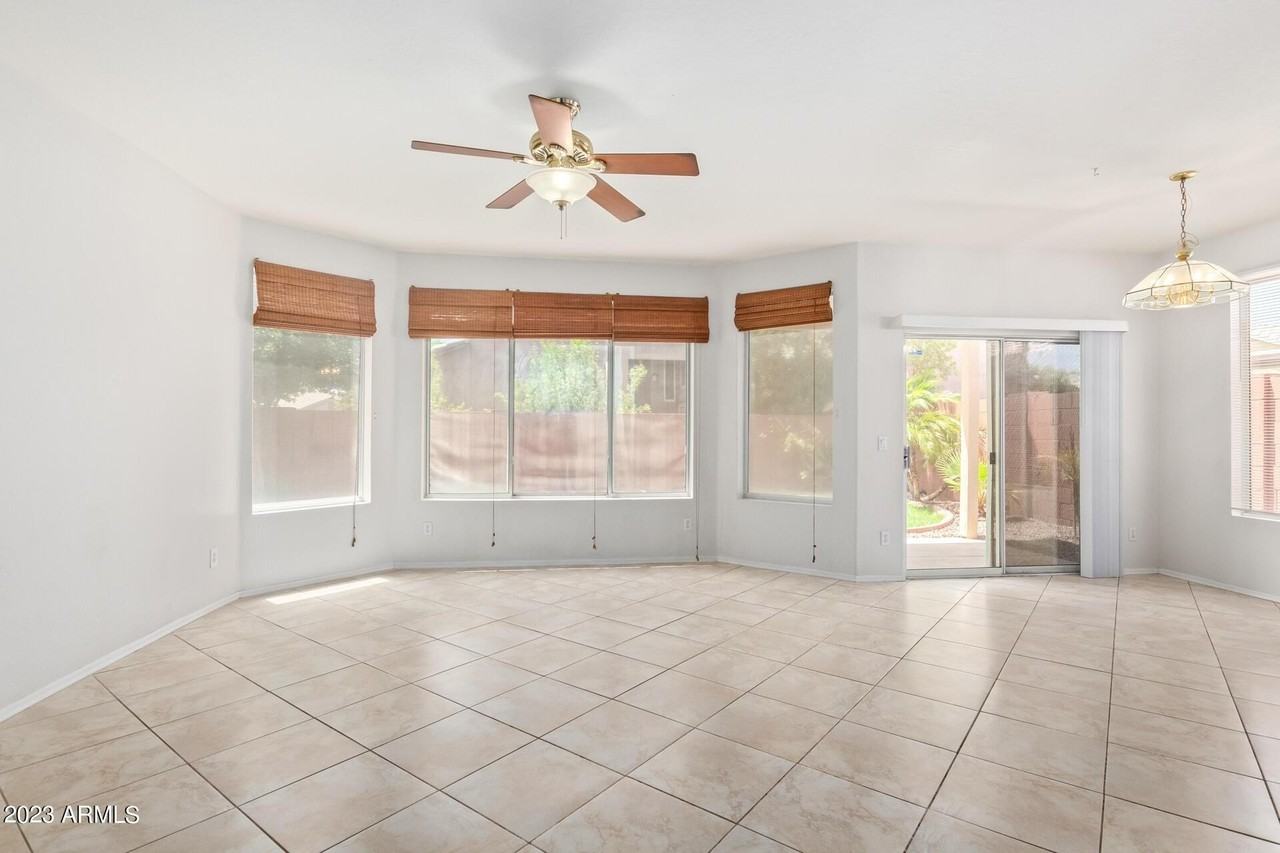 3316 E Tierra Buena Ln - Photo 4 of 39