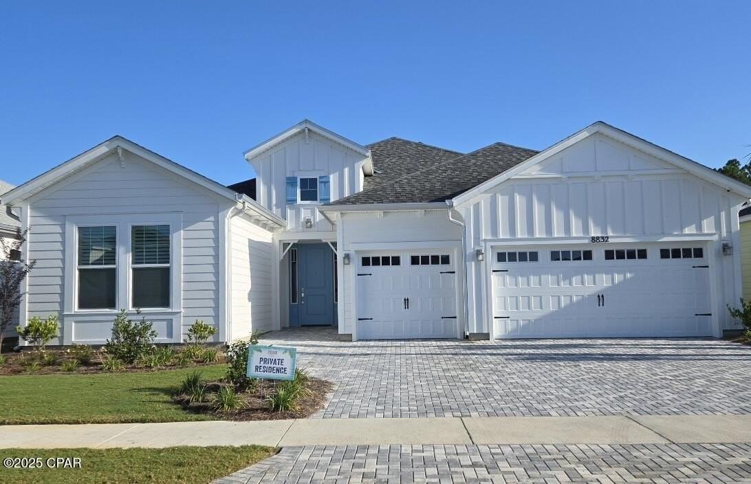 8832 Cool Water Way