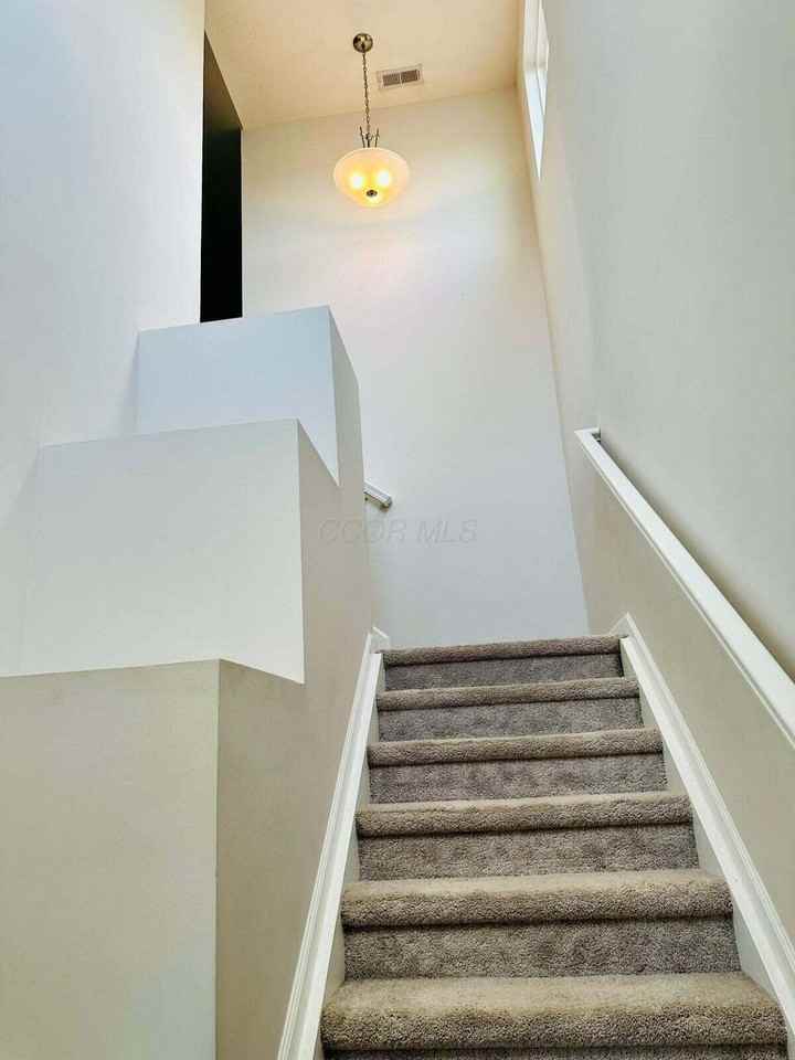 3225 Rossmore Cir - Photo 6 of 37