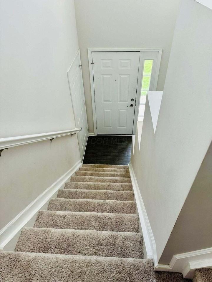 3225 Rossmore Cir - Photo 7 of 37