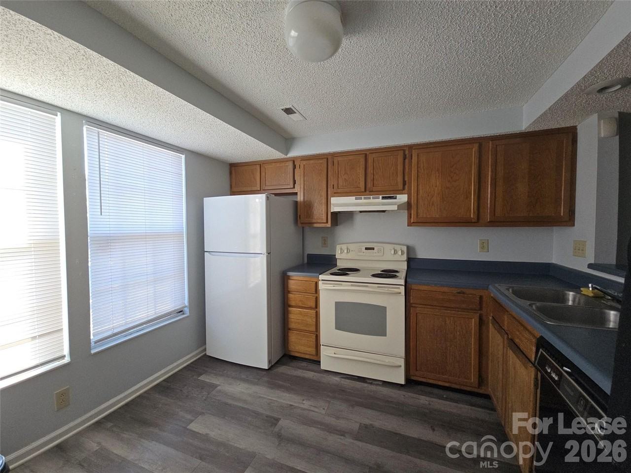 5115 Fair Wind Ln - Photo 4 of 16