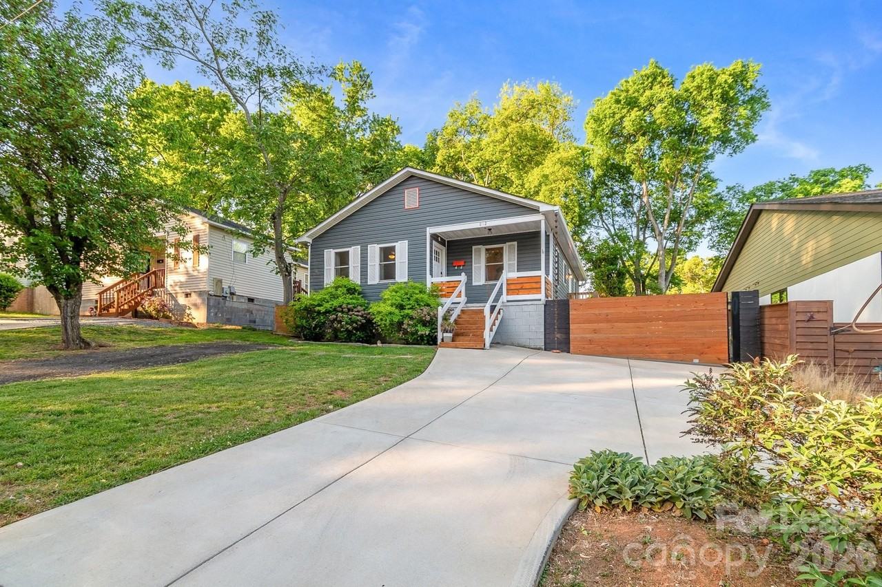 812 E 18th St - Photo 2 of 37