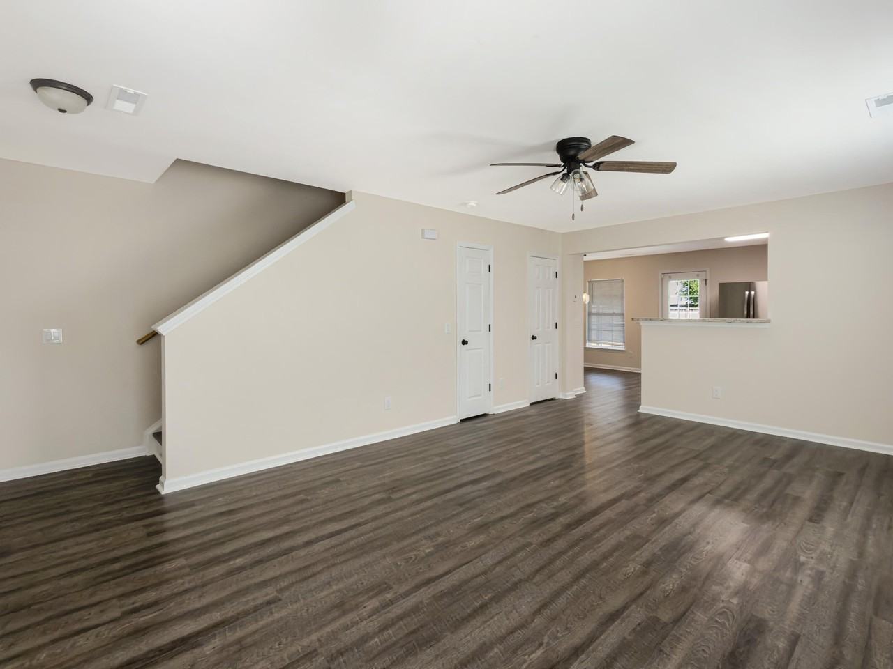 240 Border Rd - Photo 5 of 27