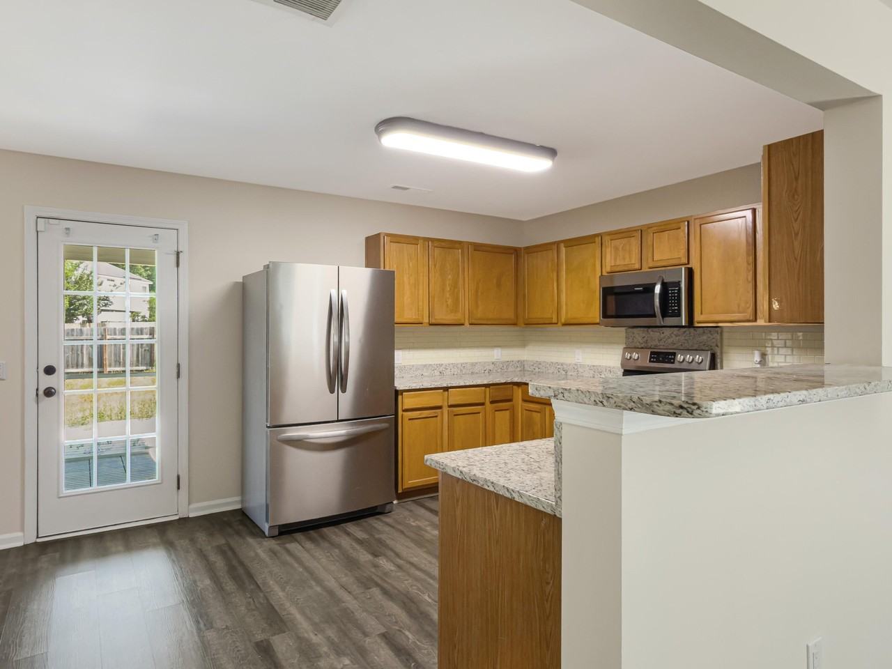 240 Border Rd - Photo 6 of 27