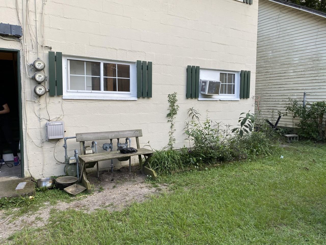 3536 Admiral Dr - Photo 2 of 15