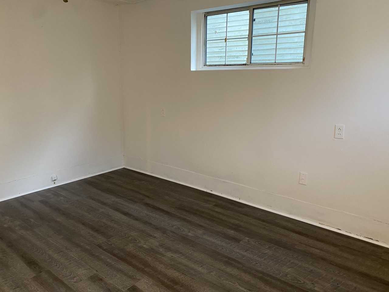 3536 Admiral Dr - Photo 5 of 15