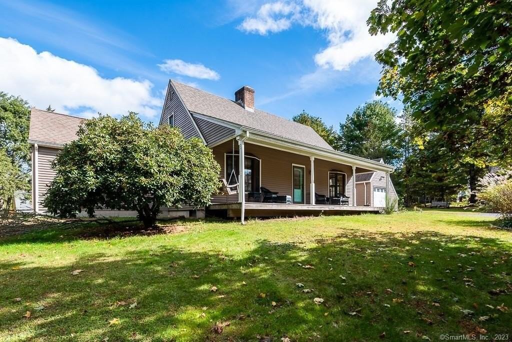 131 Hemlock Dr - Photo 2 of 40