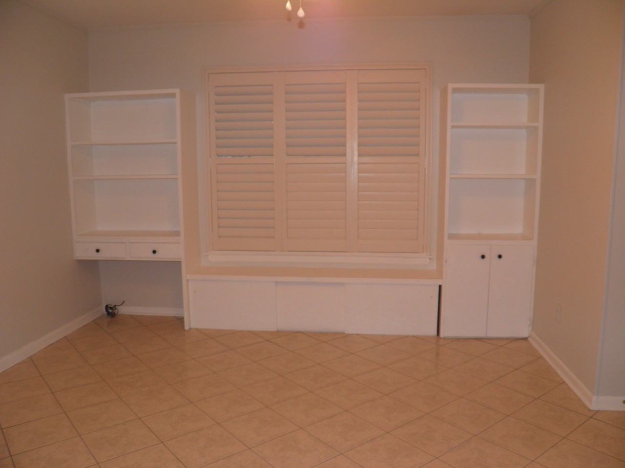 212 Priscilla Dr - Photo 4 of 50