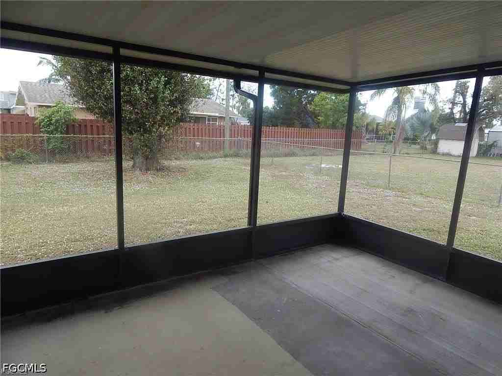 18448 Iris Rd - Photo 2 of 29