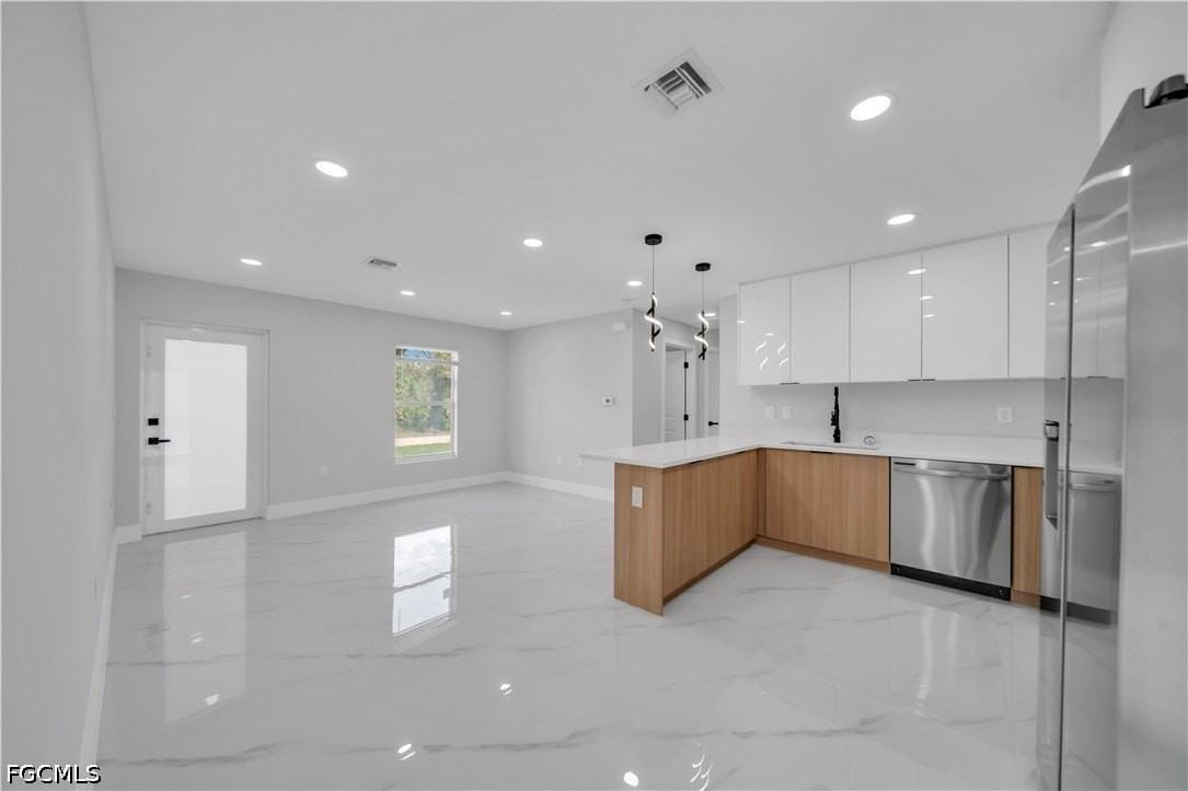 3313 44th St W - Photo 3 of 11