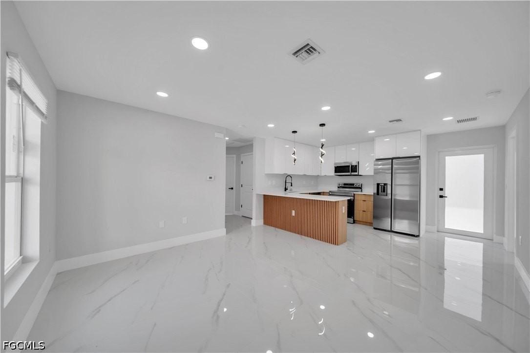 3313 44th St W - Photo 4 of 11