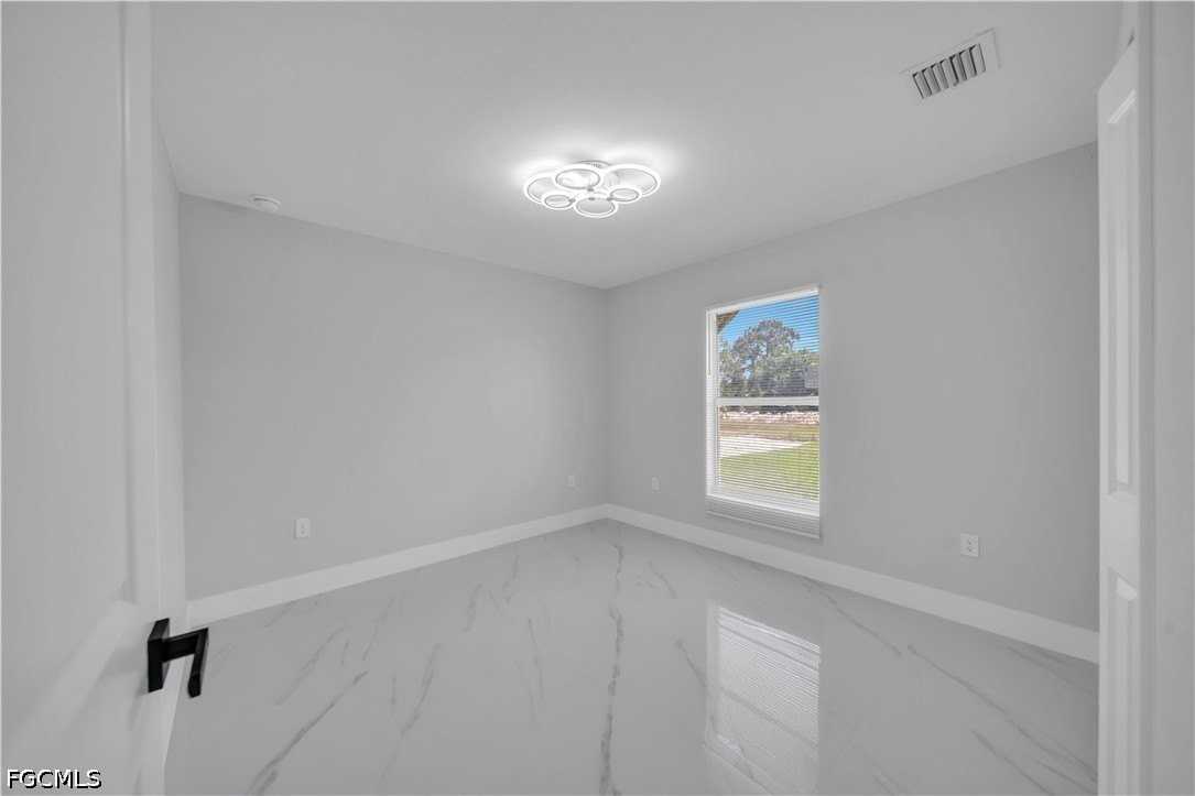 3313 44th St W - Photo 5 of 11