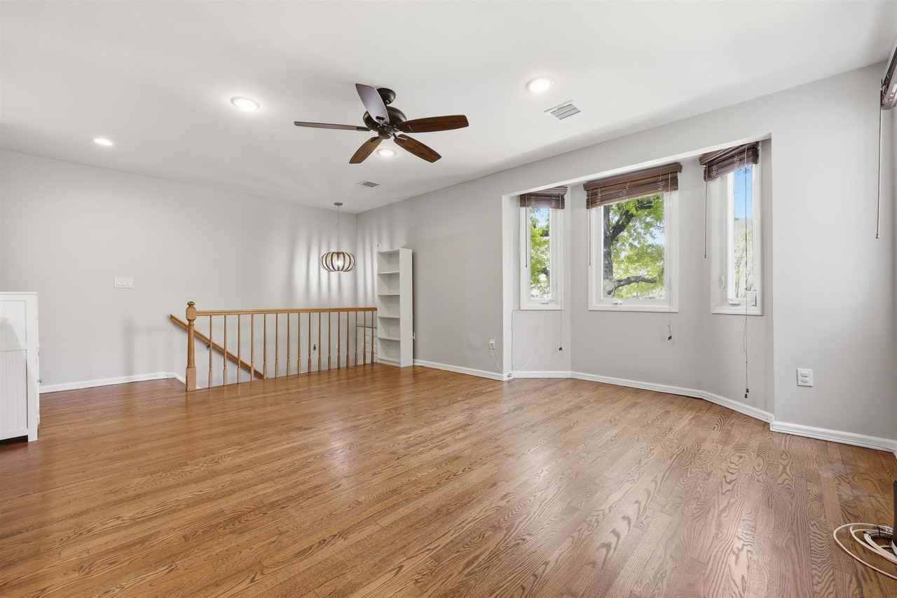 215 Saint Michaels Walk - Photo 6 of 26