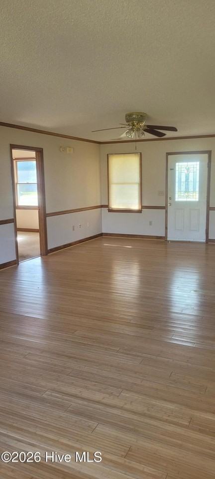 221 Joanna Dr - Photo 3 of 16