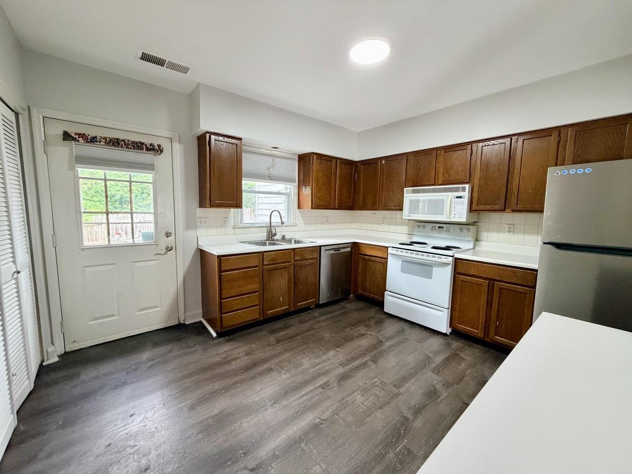 1150 Horsemans Ln #7 - Photo 7 of 13