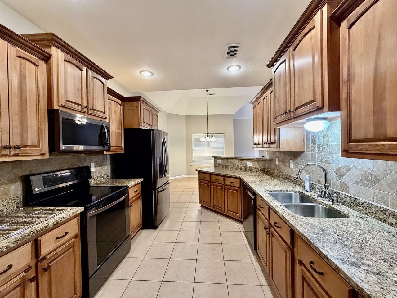 134 Tanner Ln - Photo 3 of 8