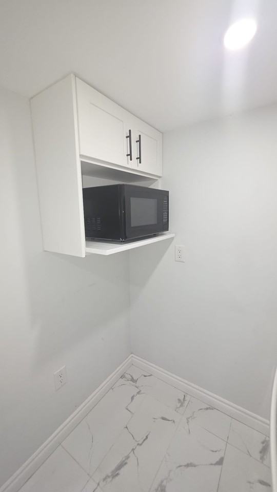 23 Mansbridge Crescent - Photo 4 of 11