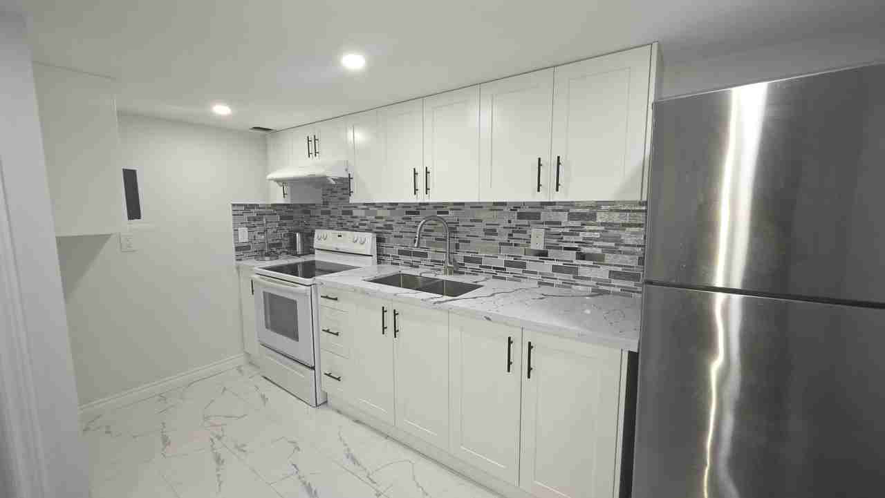 23 Mansbridge Crescent - Photo 2 of 11