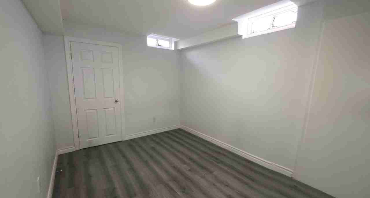 23 Mansbridge Crescent - Photo 7 of 11