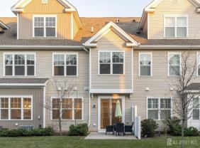 905 Greenland Sq - Photo 1 of 1