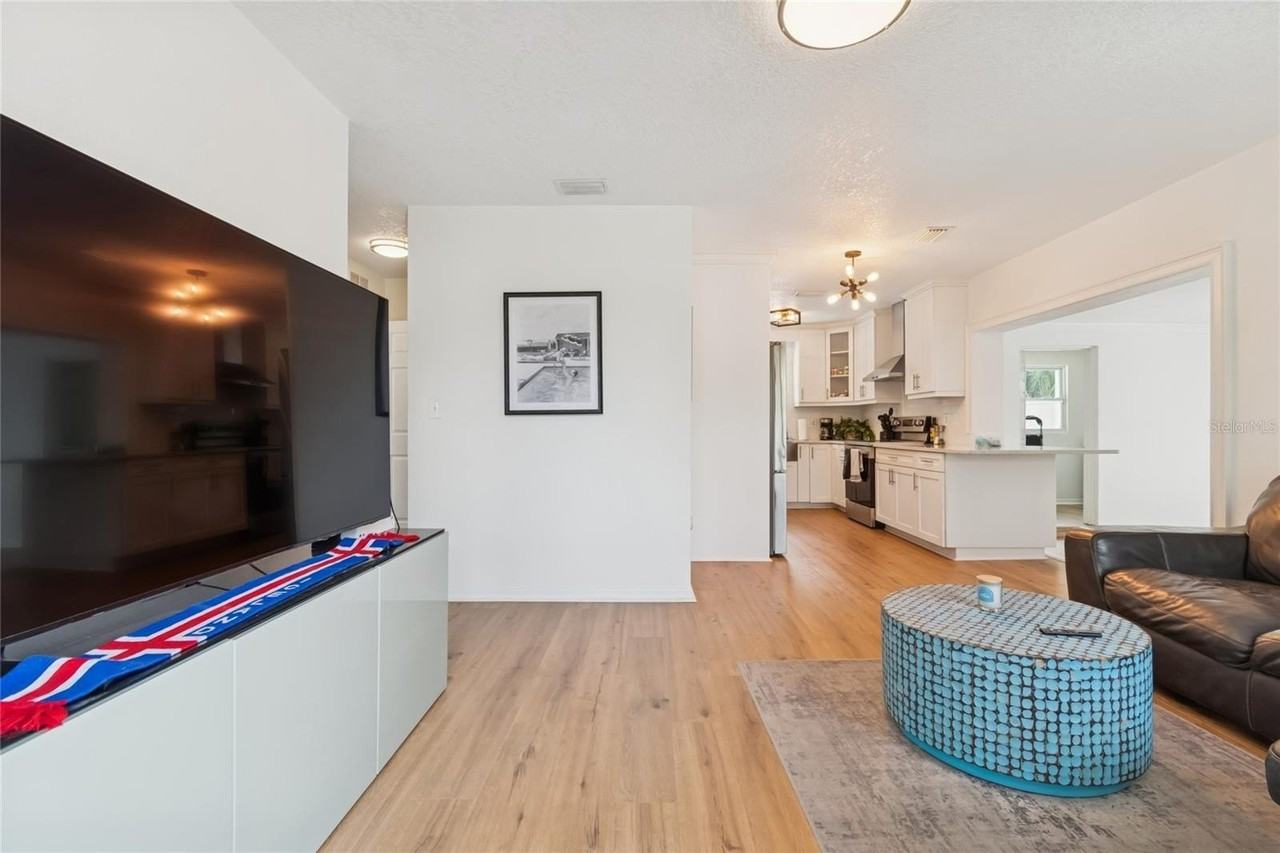 7631 18th Way N - Photo 4 of 18