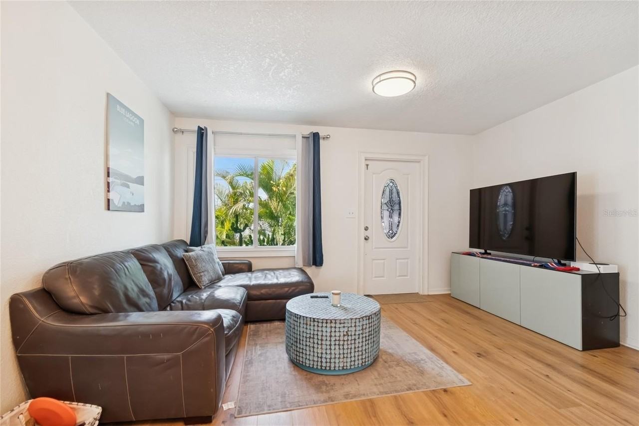 7631 18th Way N - Photo 5 of 18