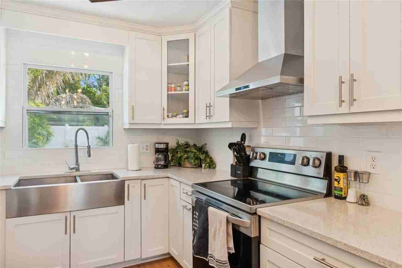 7631 18th Way N - Photo 7 of 18