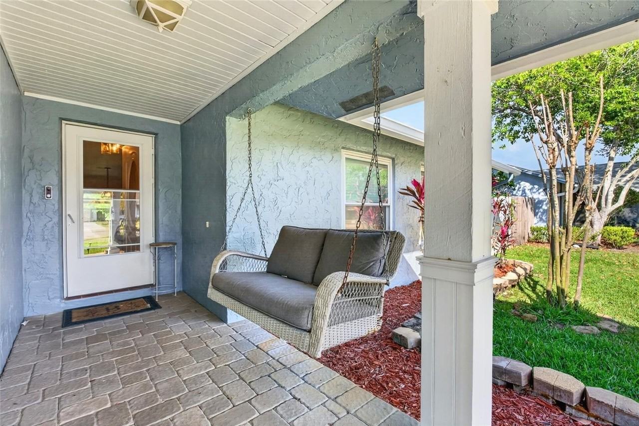 2817 Witley Ave - Photo 5 of 38