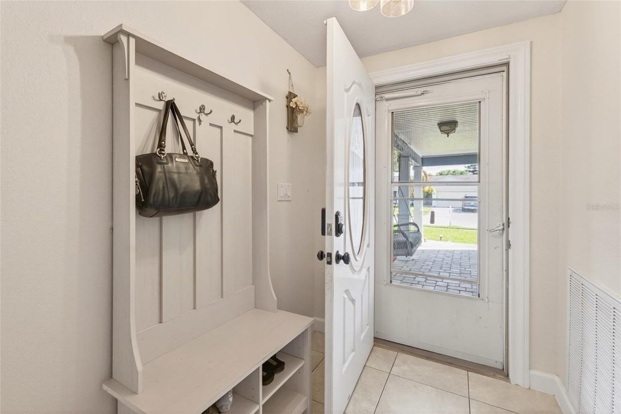 2817 Witley Ave - Photo 6 of 38